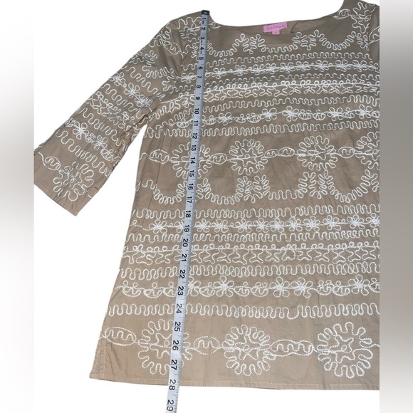 EUC Lilly Pulitzer Yasmine Embroidered Neutral Cotton Tunic Top in Tan Size 12 - Picture 7 of 7